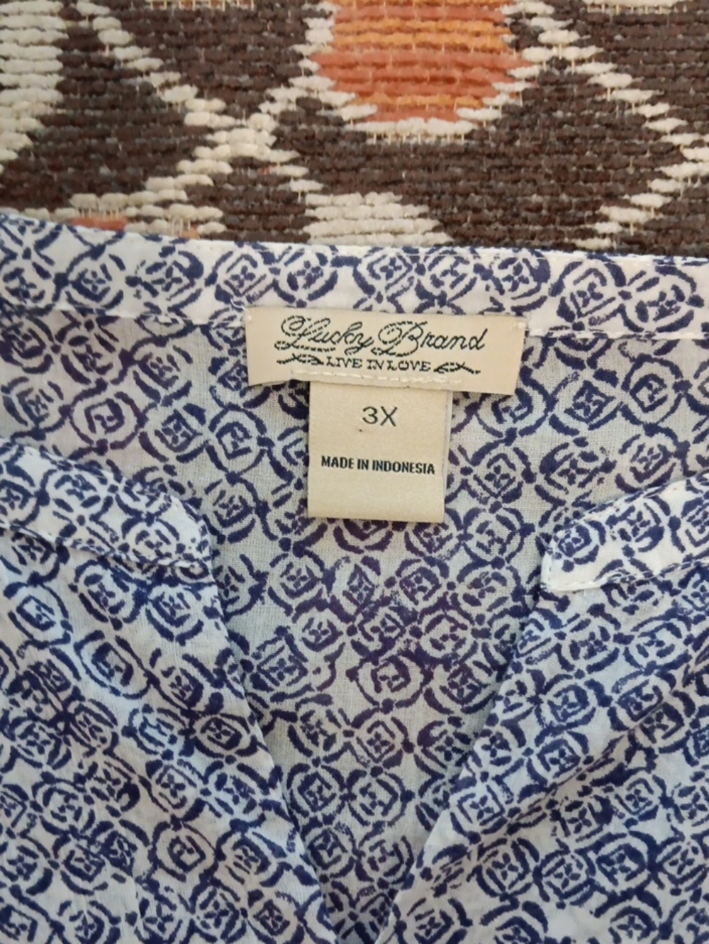 Lightweight Batik Peasant Top - Picture 2 of 3